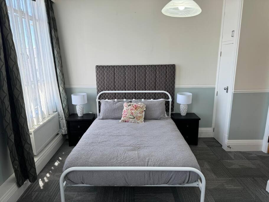 4 Large Bedroom Apartment In The City Hastings Exterior foto