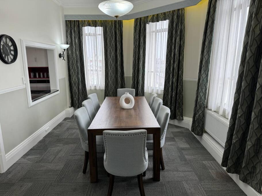 4 Large Bedroom Apartment In The City Hastings Exterior foto